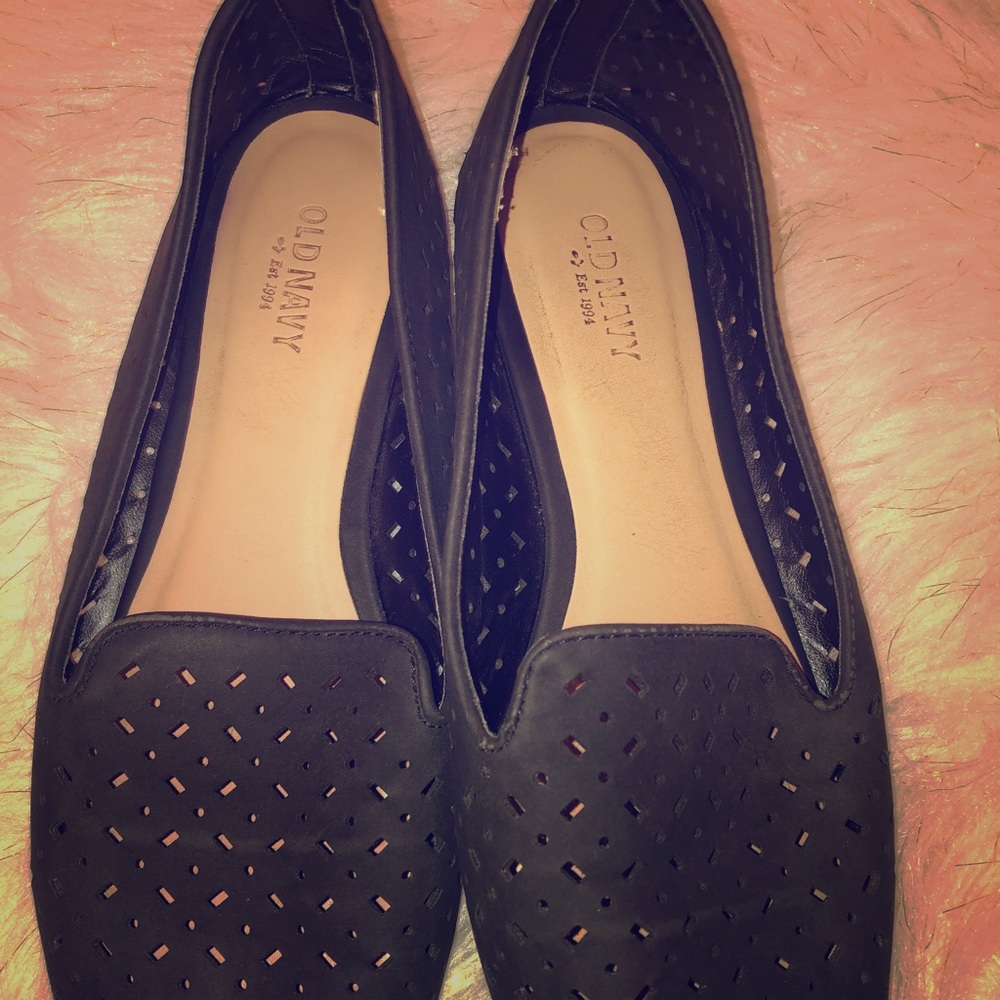 Old navy flat moccasin black, tags off!